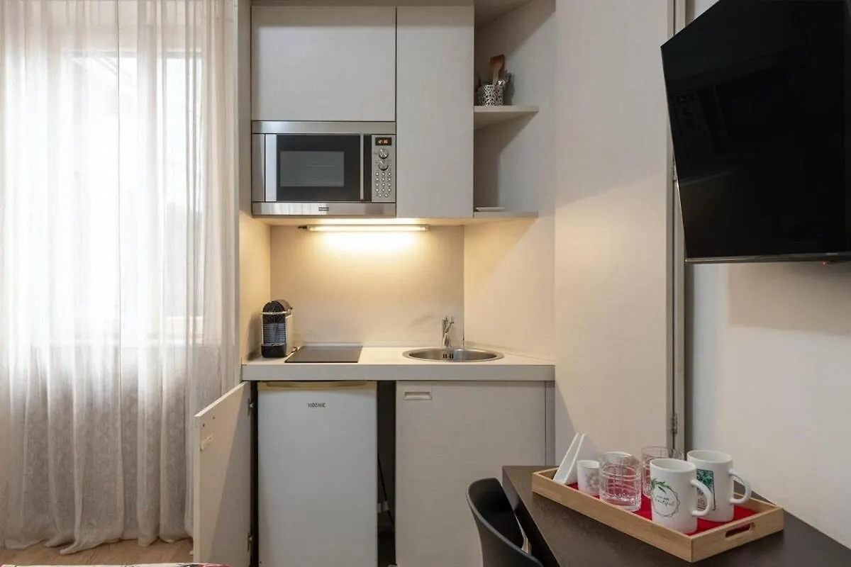 Downtown Wi Fi Near To Spa And Metro Милан Апартаменты